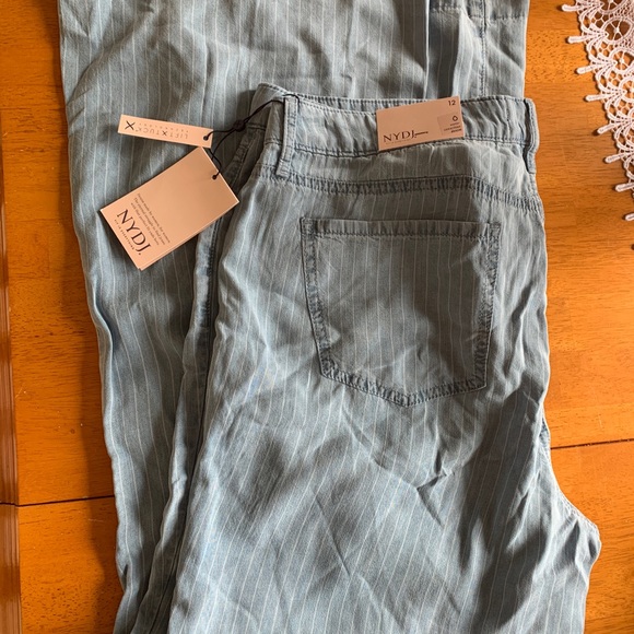 NYDJ Theresa Wide leg jeans.  Summer weight denim, light blue with subtle stripe - Picture 4 of 4